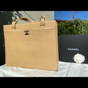 ❌SOLD❌ Authentic Chanel Caviar leather tote!!